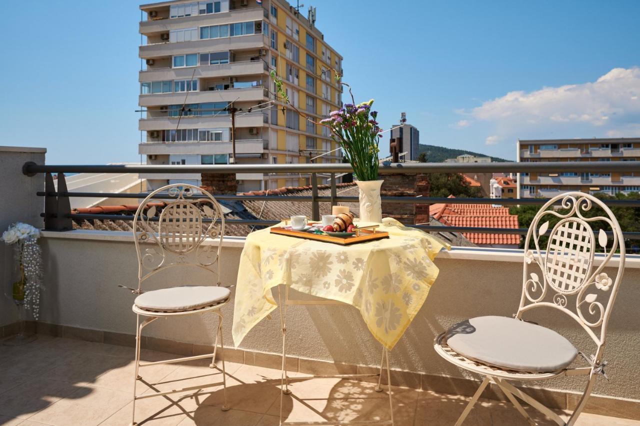 Modern & Spacious Rooftop Apartment With Natual Sunlight Split Eksteriør bilde
