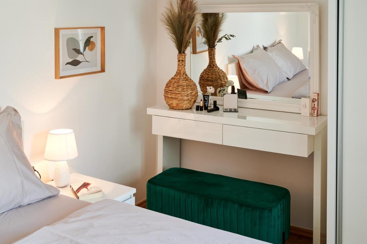 Modern & Spacious Rooftop Apartment With Natual Sunlight Split Eksteriør bilde